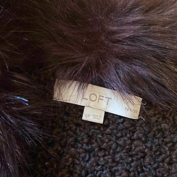 LOFT Knit Faux Fur Lined Vest - Picture 5 of 11